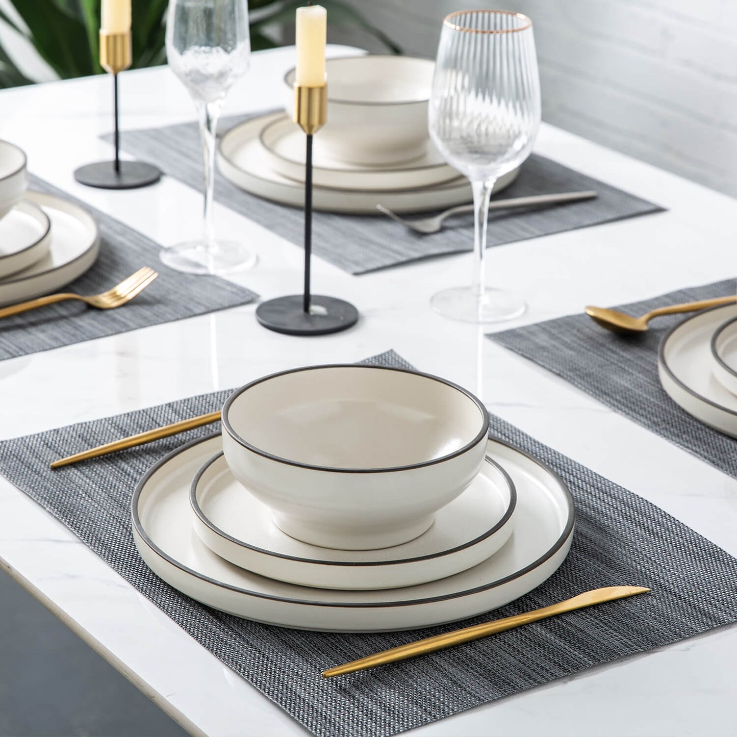 SLUDW013 Dinnerware Set - White With Matte Black Rim